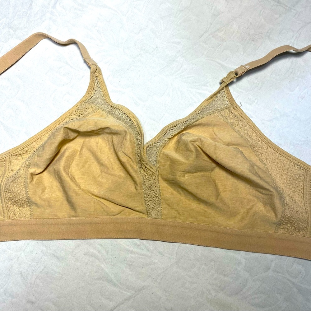 Hanes Comfortable Bra Wireless Medium Women’s Lace Detail Supportive Stretchy